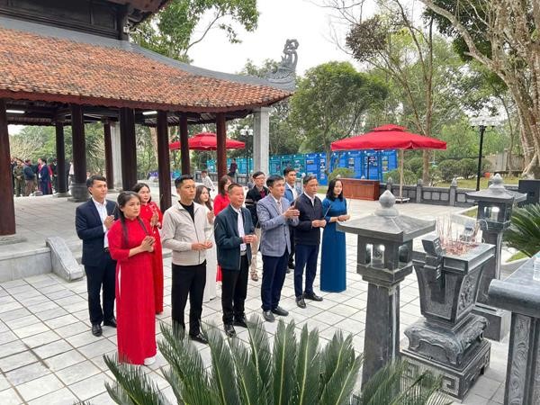 Di tích Hải Thượng Lãn Ông Lê Hữu Trác được đông đảo du khách viếng thăm